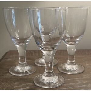 Artland Handblown Clear Glass set of 4 Oslo 10 Ounce Wine Glasses NEW Fine China